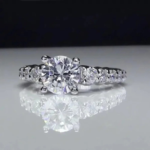 💞Engagement Anillos Sparkling Round Cubic Silver Plated Wedding Ring,UNV… - Picture 1 of 2